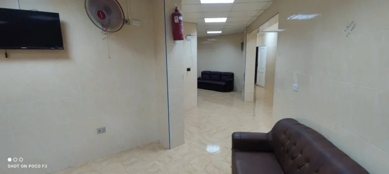منطقة جلوس وممرات داخلية - صور مرافق الإقامة بمركز الحياة